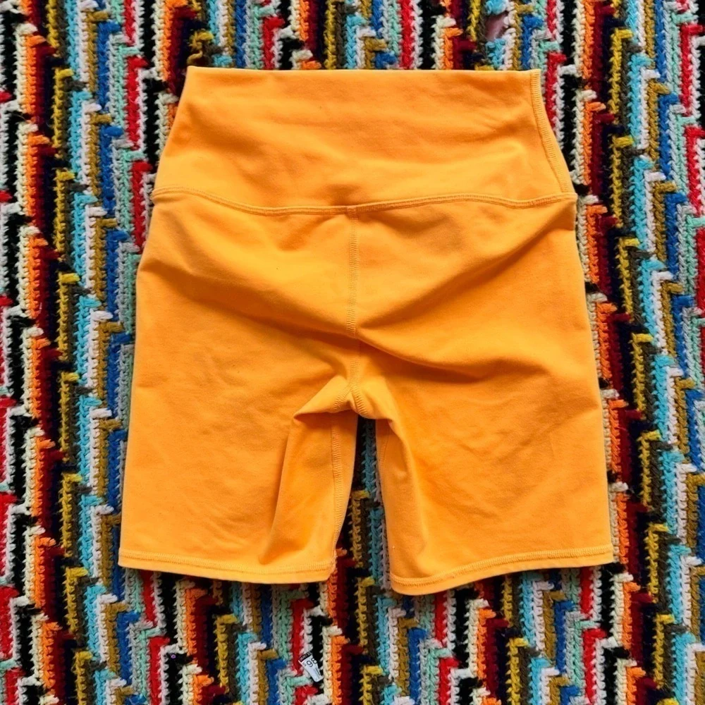 ALO Yoga 7” inseam High Waisted Orange bike Short Xsmall